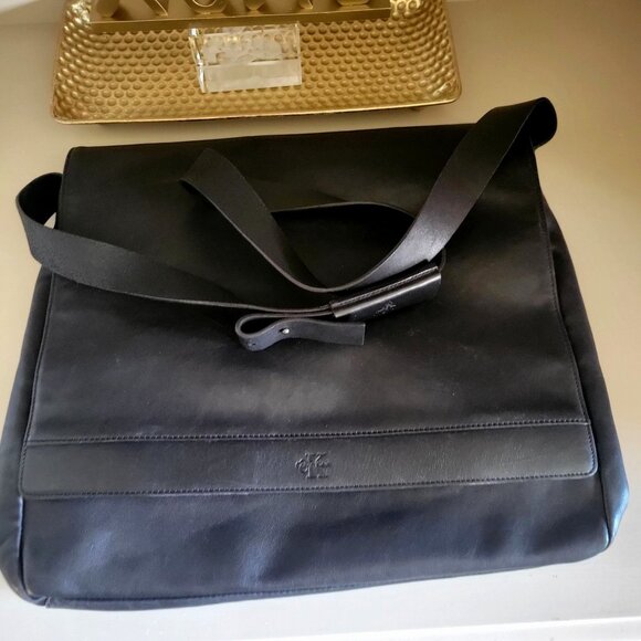 Calvin Klein Black Leather Messenger Laptop Bag With Adjustable Strap - Picture 1 of 9